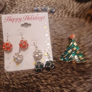 Christmas tree brooch and 3 pairs of Christmas rhinestone earrings